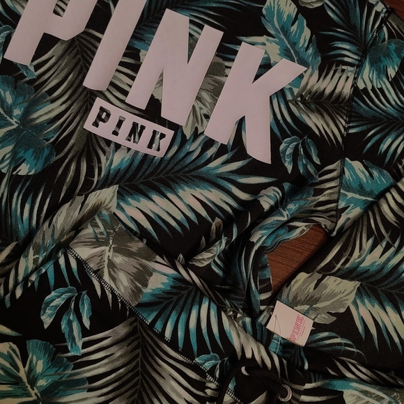 VS PINK nwot fern set - Picture 2 of 3